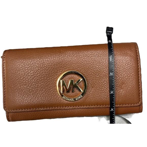 Michael Kors Fulton Carryall brown pebble leather flap snap closure wallet - Picture 8 of 10